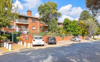2 Bed Apartment in Woodmead photo number 6