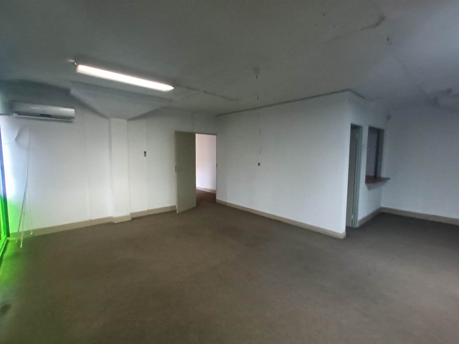 85  m² Commercial space in Lynnwood photo number 14