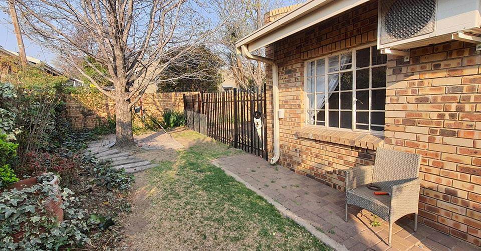 2 Bed Townhouse in Standerton Central photo number 9