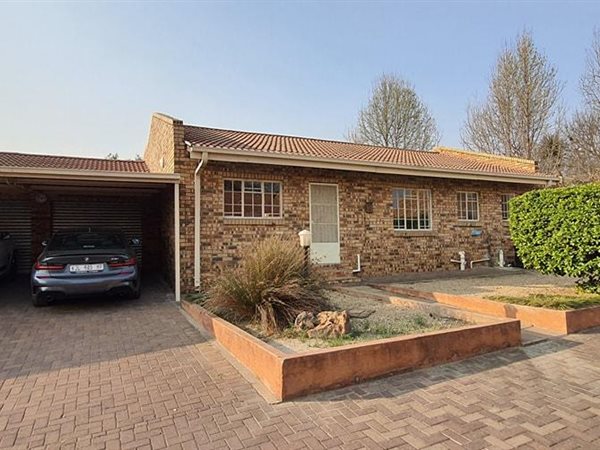 2 Bed Townhouse in Standerton Central