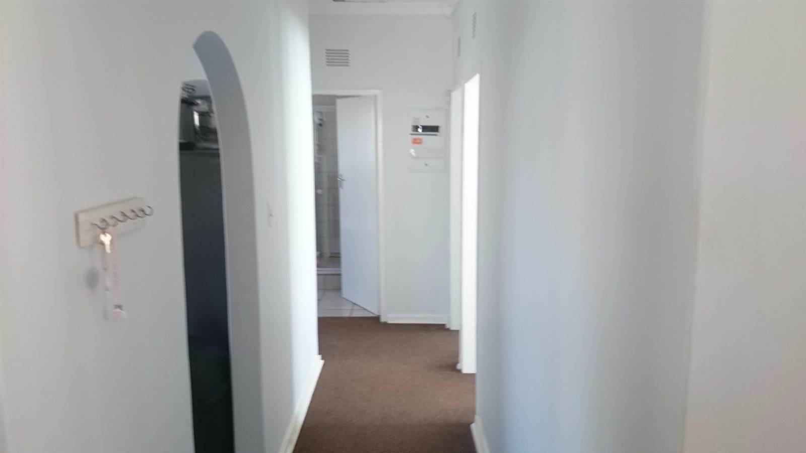 2 Bed Apartment in Doringkruin photo number 5