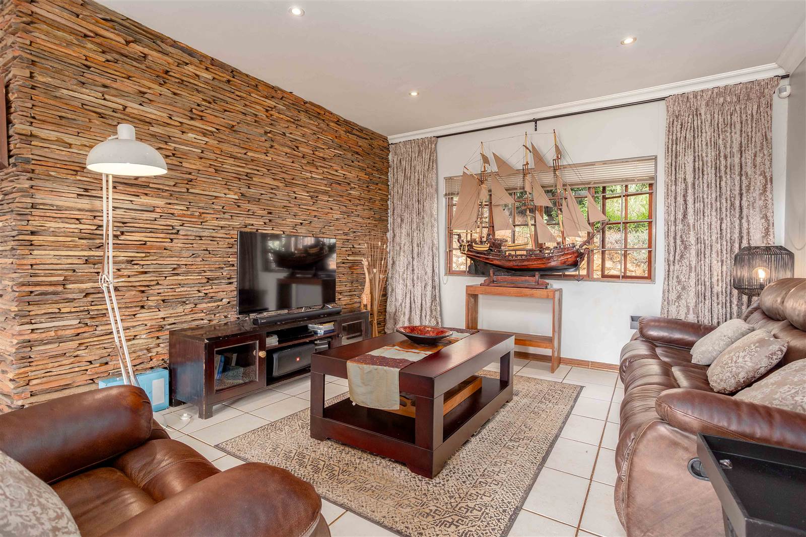 4 Bed House in Kloof photo number 7