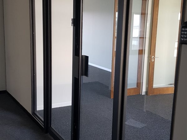 188  m² Office Space in Bedfordview