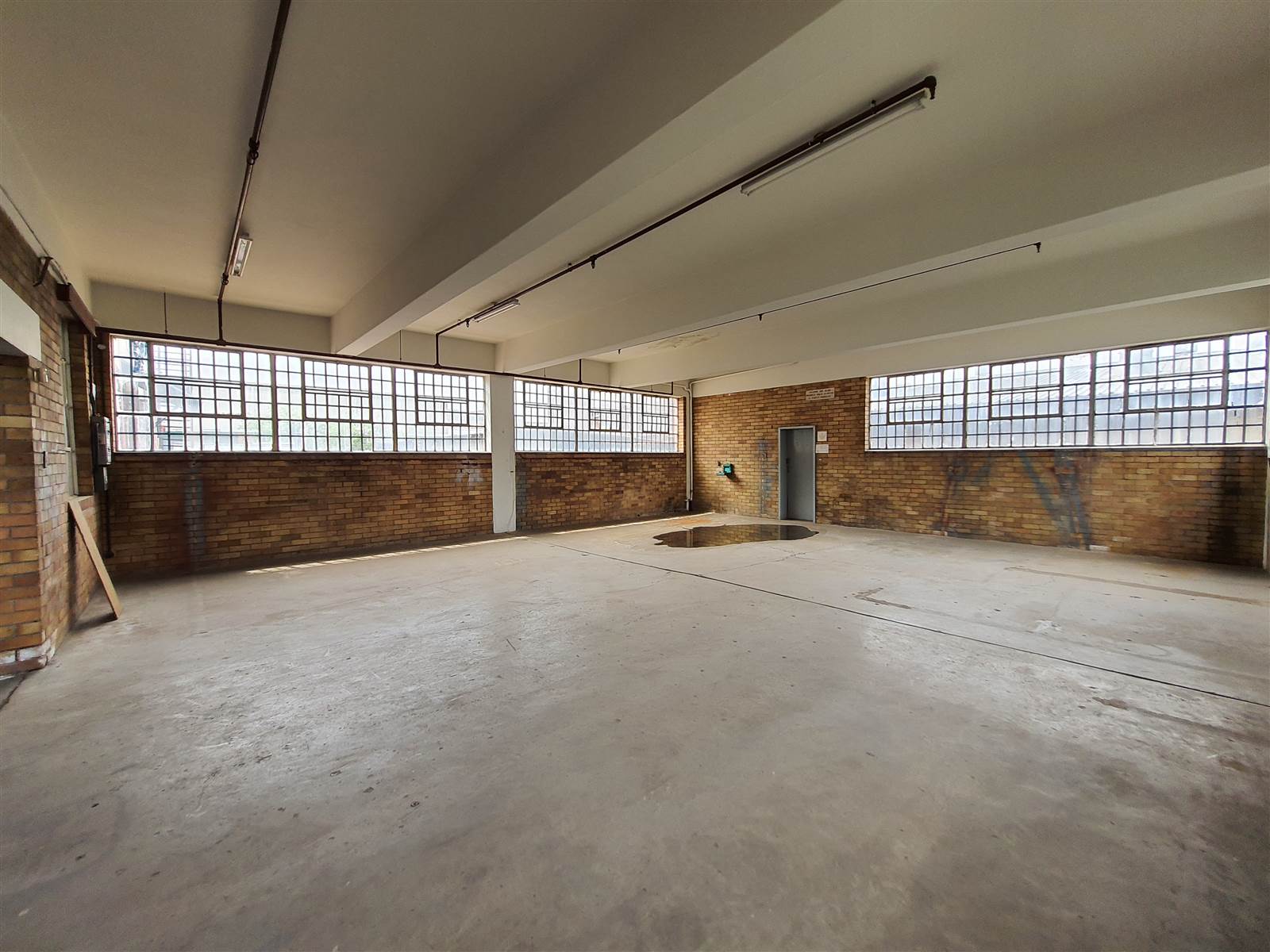 926  m² Industrial space in Benrose photo number 2