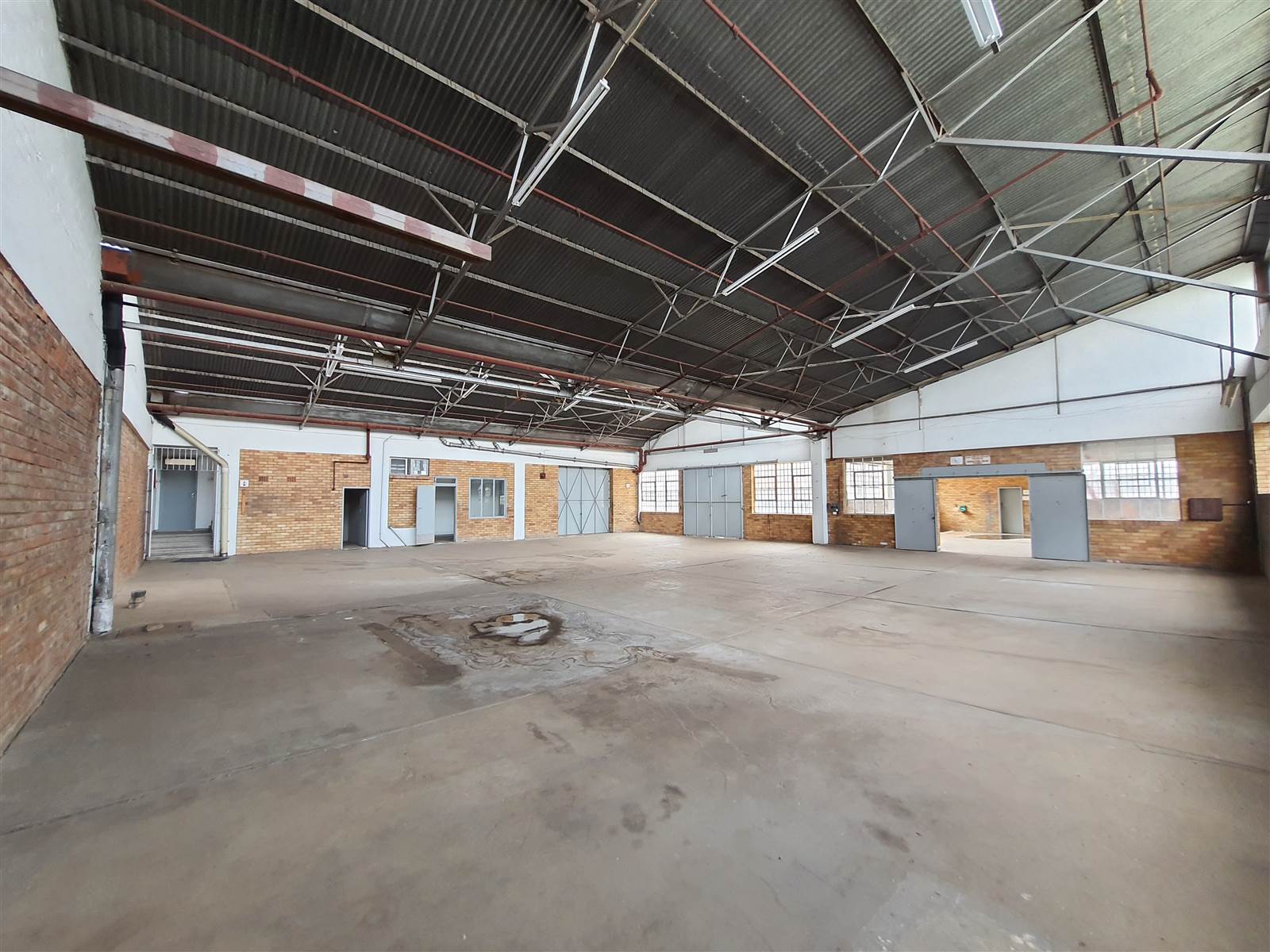 926  m² Industrial space in Benrose photo number 3