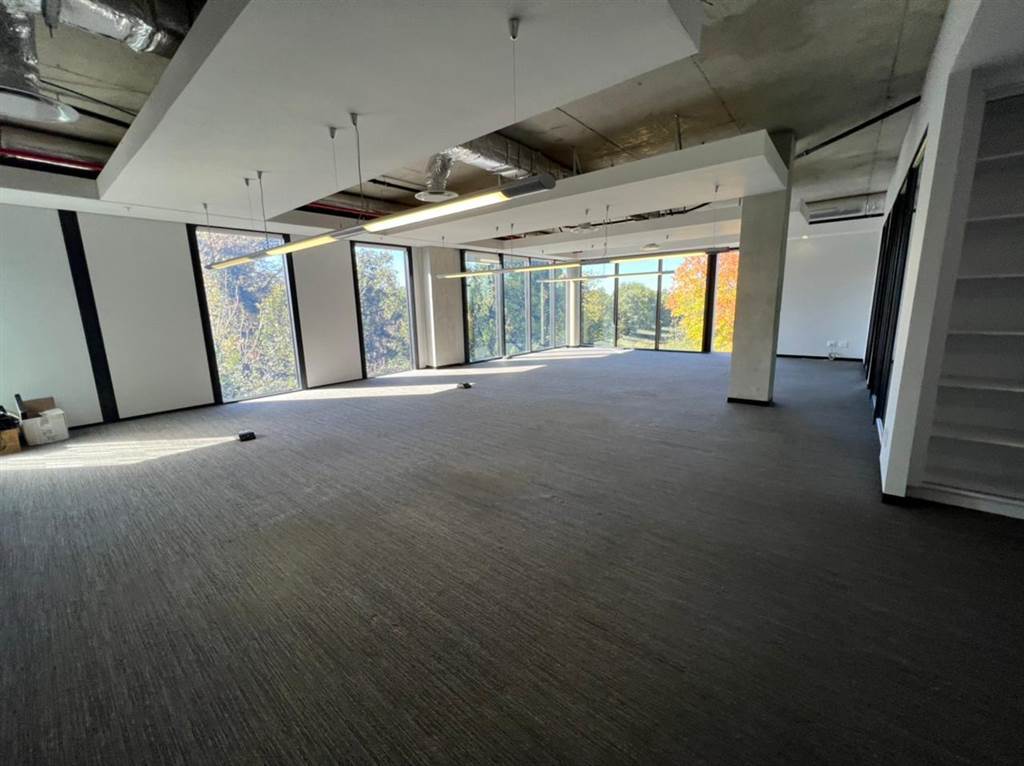 318  m² Commercial space in Illovo photo number 17