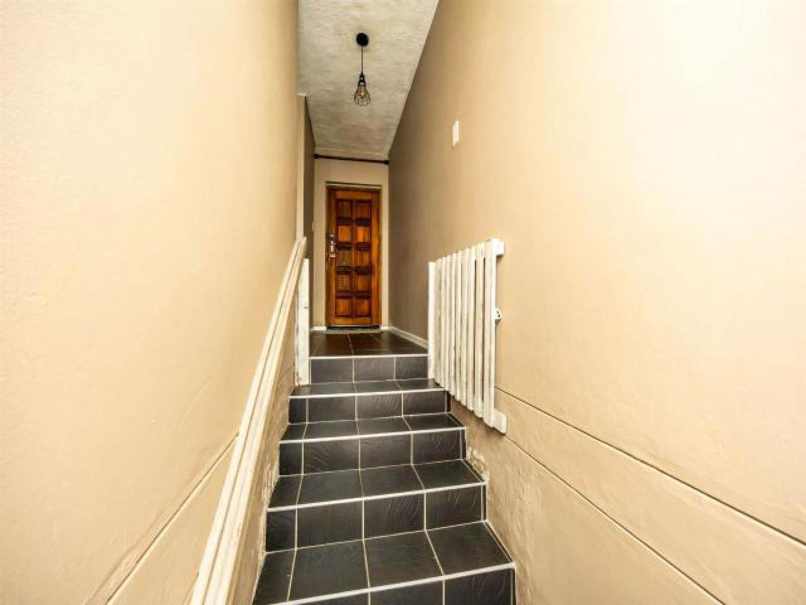 2 Bed Townhouse in Beacon Bay photo number 12