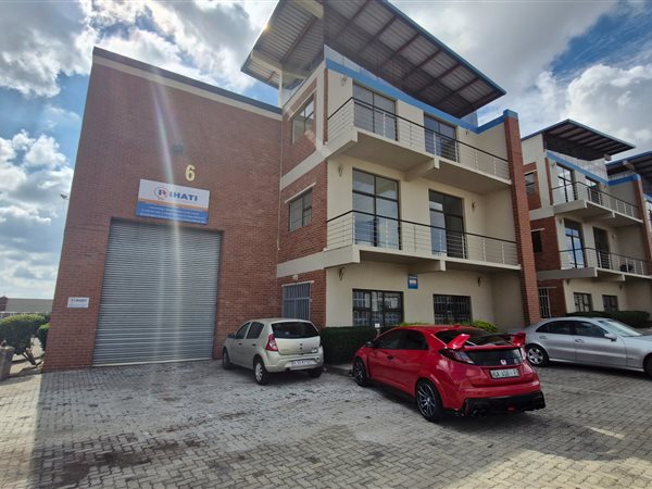 688  m² Industrial space