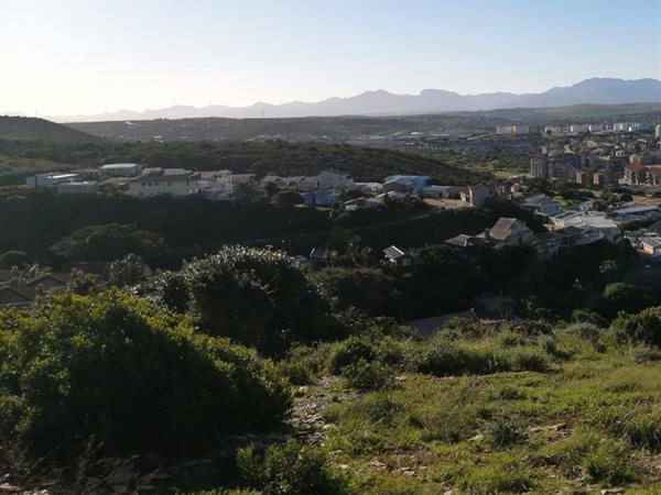 525 m² Land available in Mossel Bay