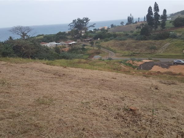 1048 m² Land available in La Mercy