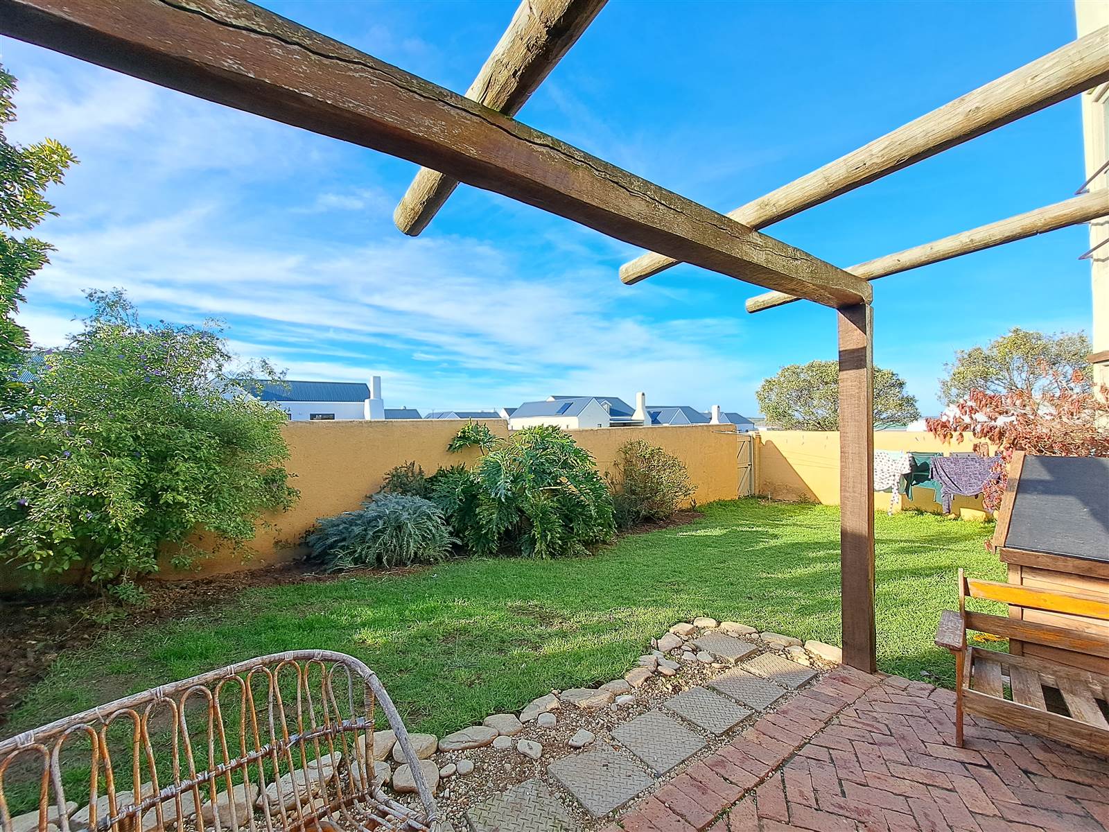 2 Bed Townhouse in Bredasdorp photo number 14