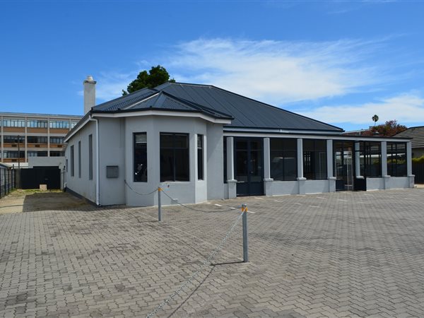 315  m² Commercial space in George South