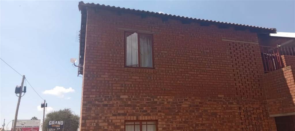 2 Bed Apartment in Middelburg Central photo number 2