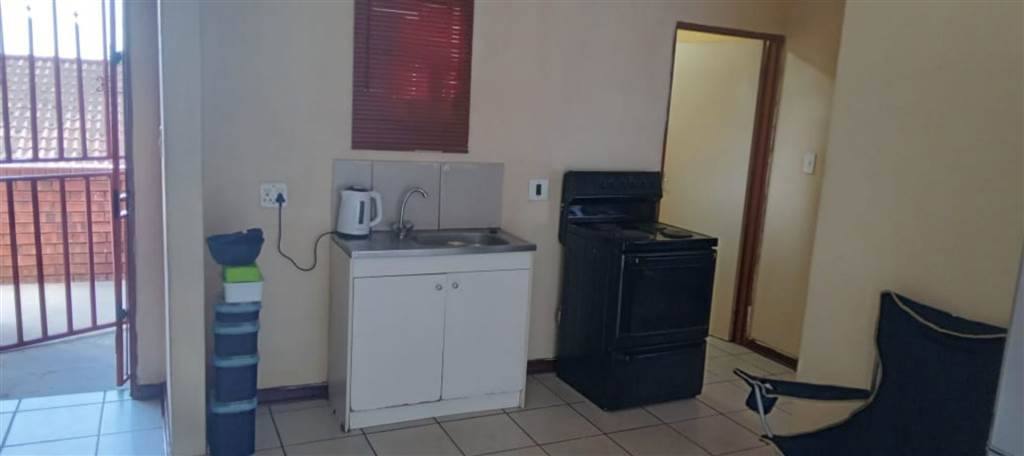 2 Bed Apartment in Middelburg Central photo number 3
