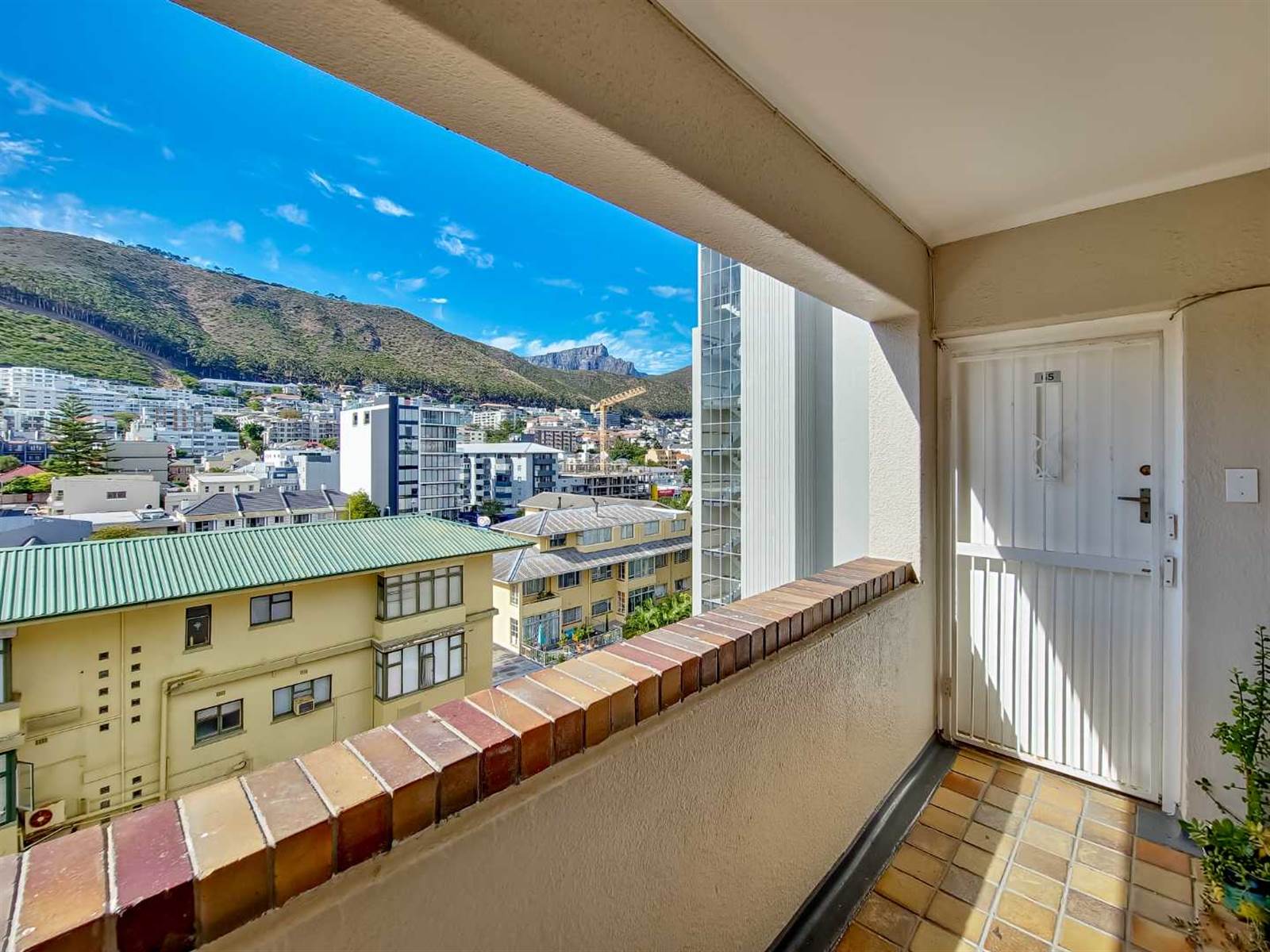 1 Bed Apartment in Sea Point photo number 1