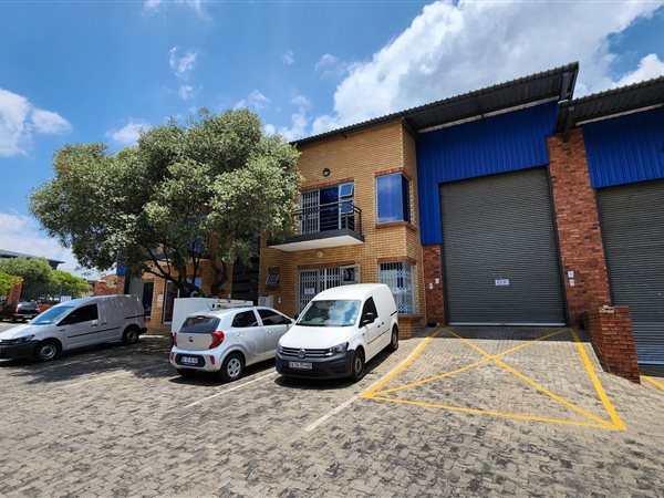 679  m² Industrial space