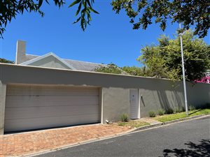 House in Bishopscourt Village