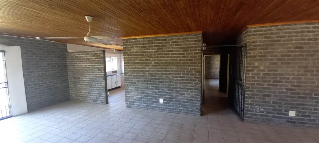2 Bed Apartment in Tzaneen photo number 20