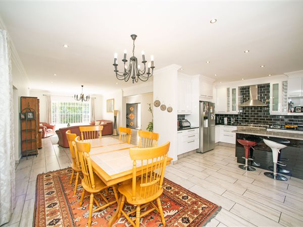 4 Bed House in Hurlyvale