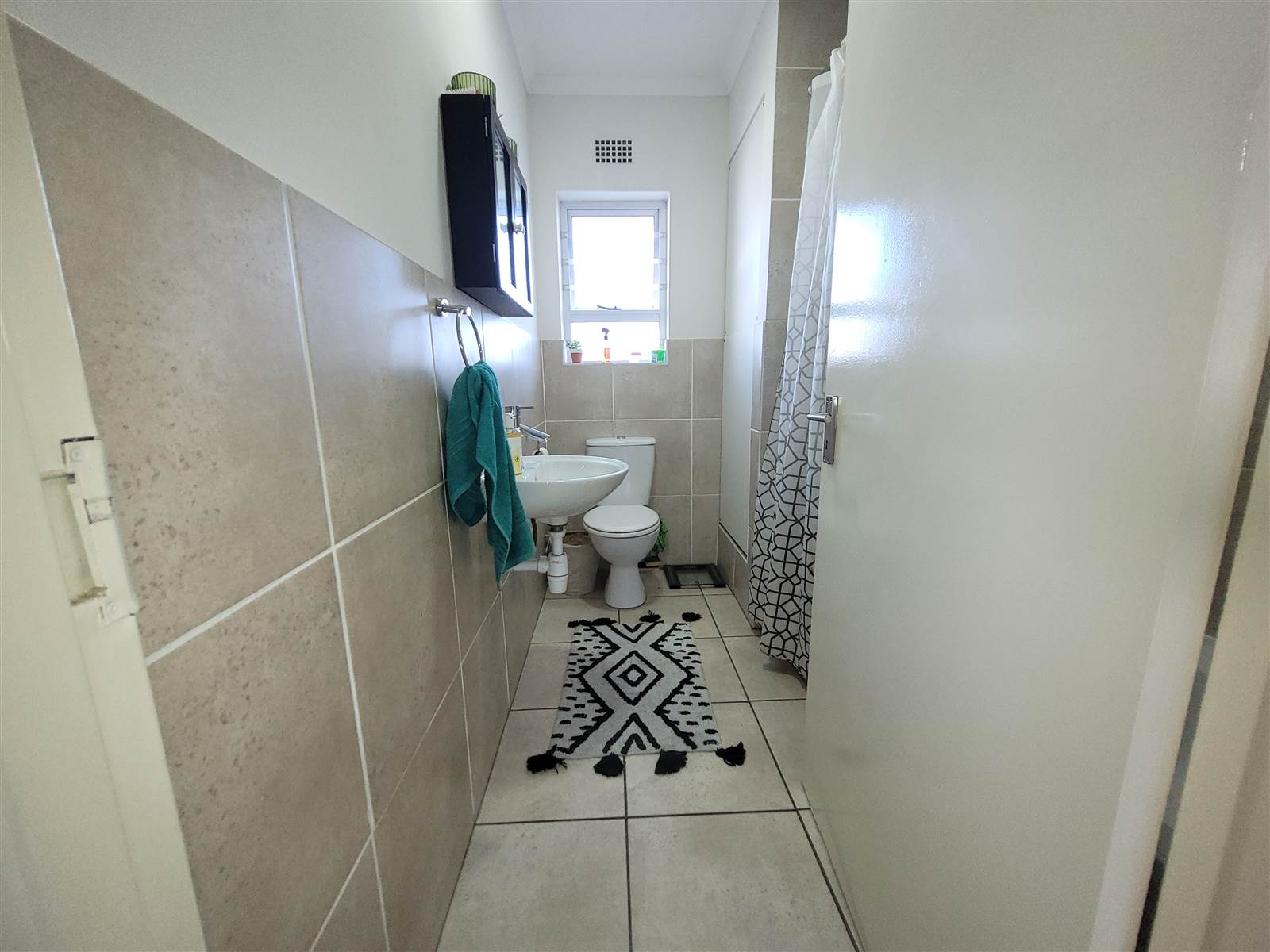 2 Bed Apartment in Parow photo number 9