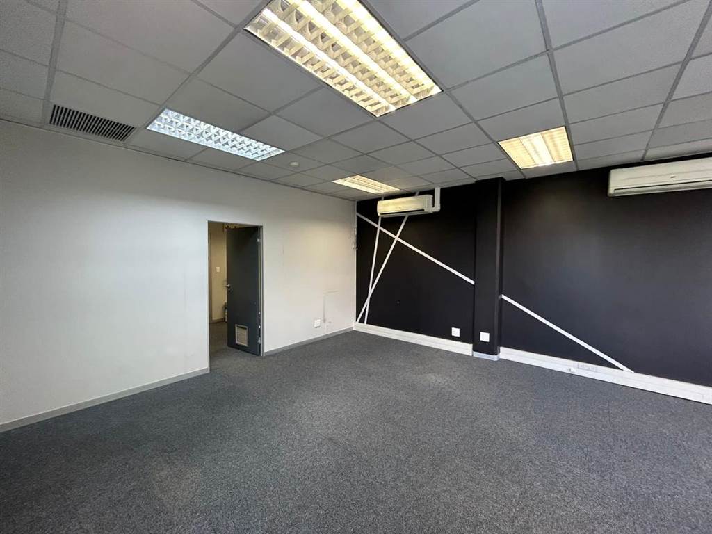 78.25  m² Commercial space in Constantia Kloof photo number 11