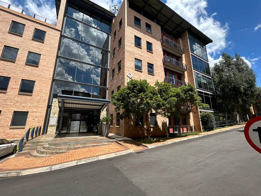 78.25  m² Commercial space in Constantia Kloof photo number 2