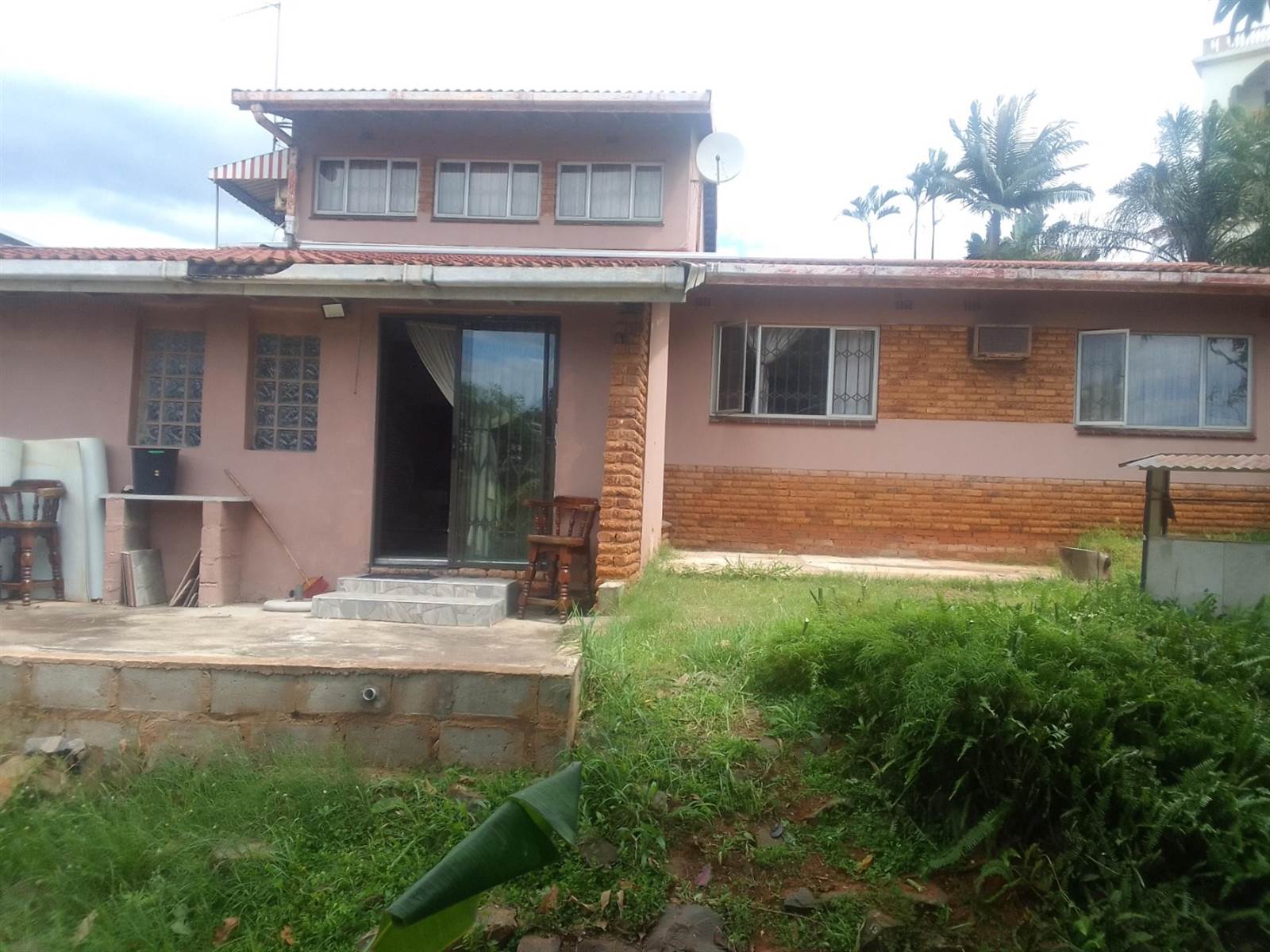 4 Bed House in Isipingo Hills photo number 2
