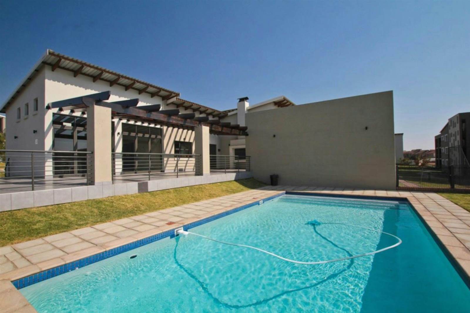 2 Bed Apartment in Fourways photo number 16