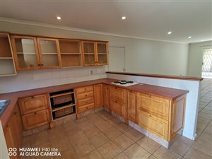 House in Brackenfell Central