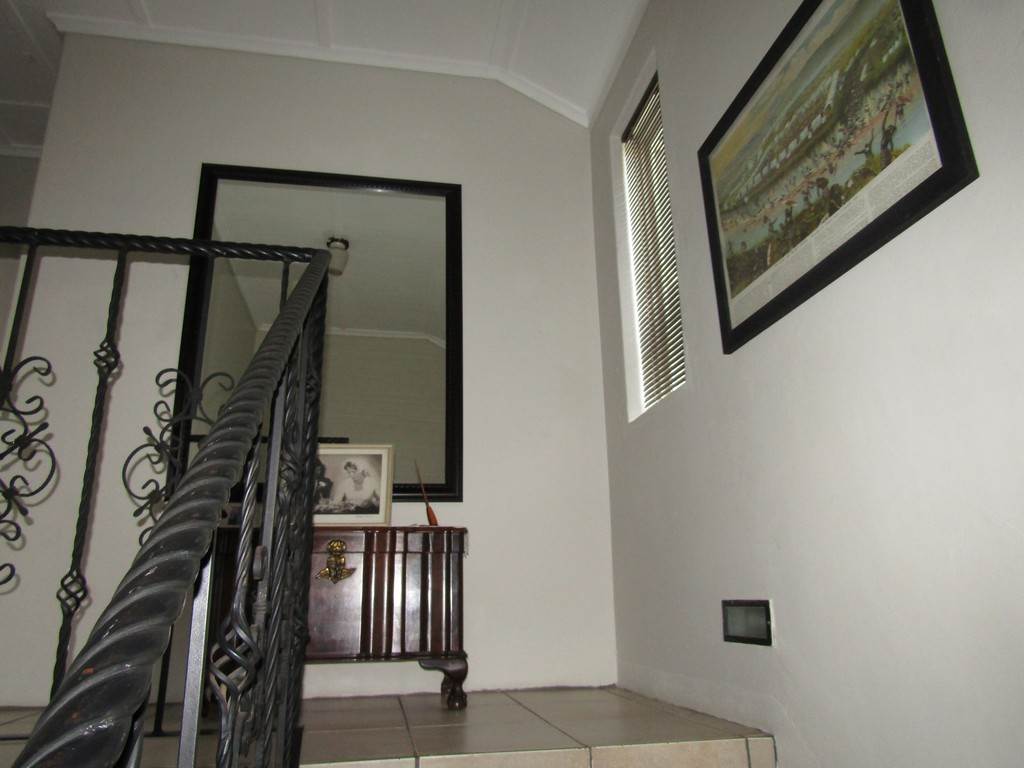 2 Bed House in Roux Park photo number 13