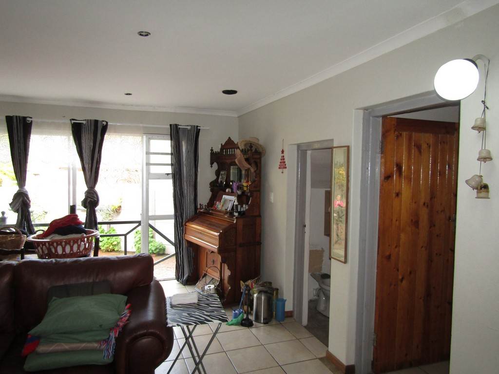 2 Bed House in Roux Park photo number 10