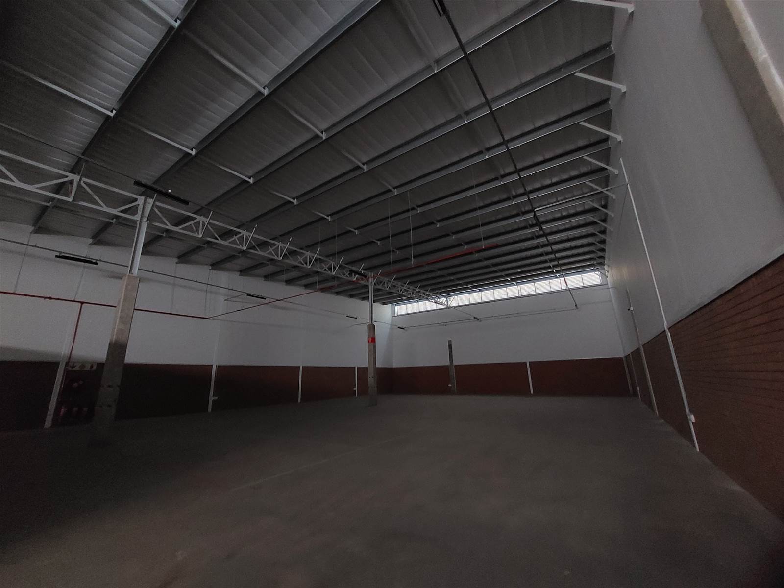 696  m² Industrial space in Clayville photo number 3
