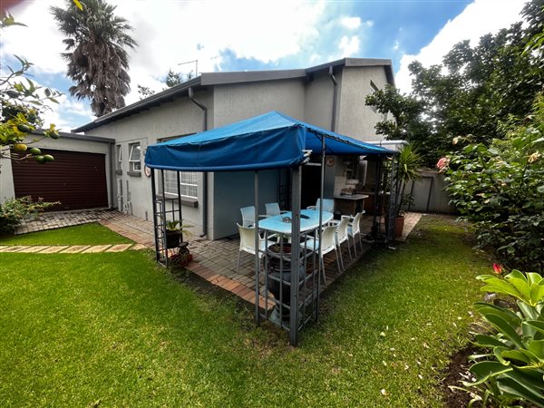 2 Bedroom Townhouse 2 Bedroom Townhouse