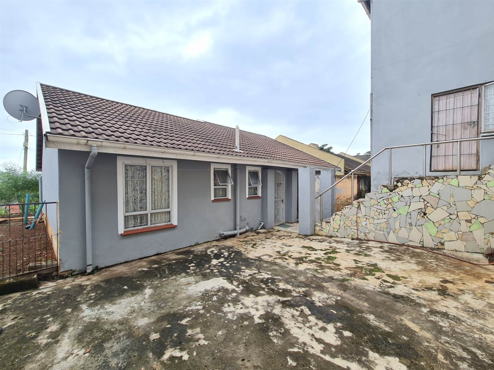 3 Bed House in Newlands West photo number 3