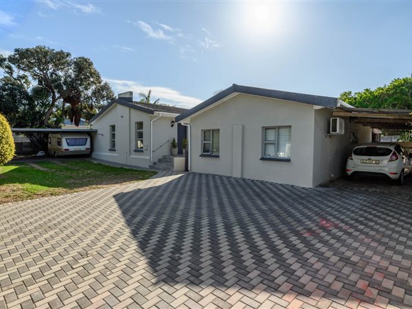 3 Bedroom House 3 Bedroom House
