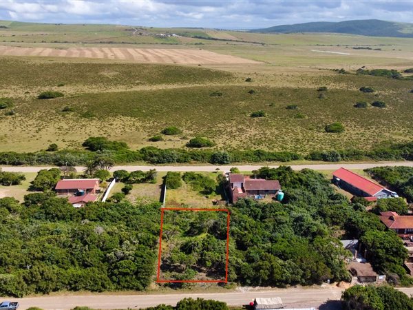 863 m² Land available in Cannon Rocks