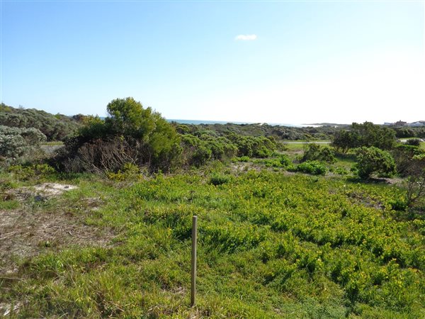 738 m² Land available in Pearly Beach