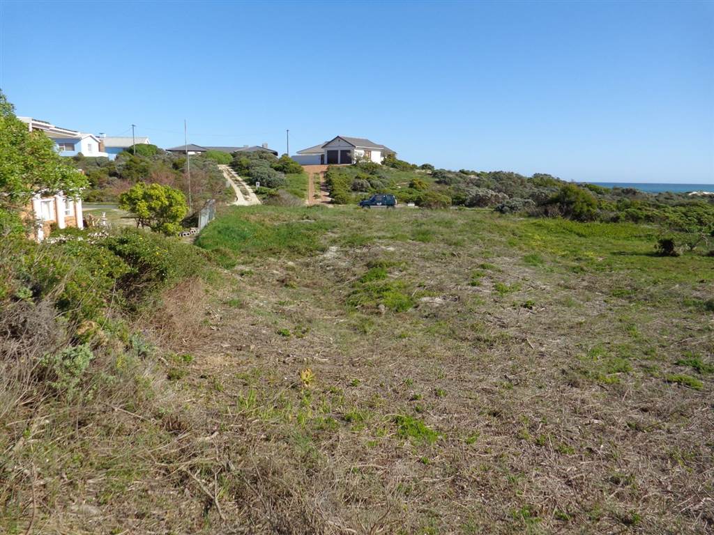 738 m² Land available in Pearly Beach photo number 2