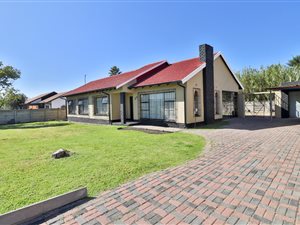 3 Bed House in Cruywagenpark