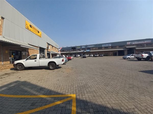 1000  m² Commercial space in Riverside Industrial Park