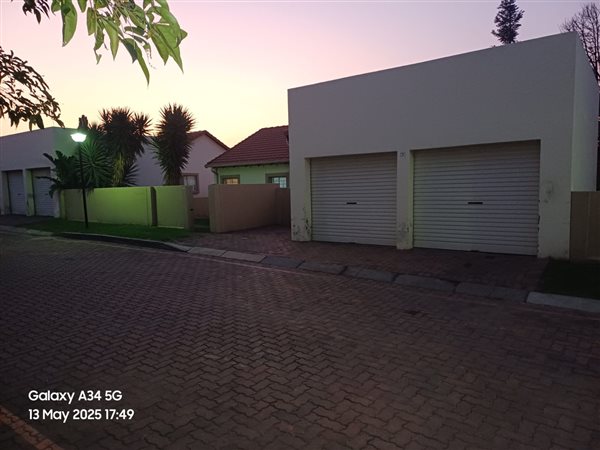 3 Bedroom Townhouse 3 Bedroom Townhouse