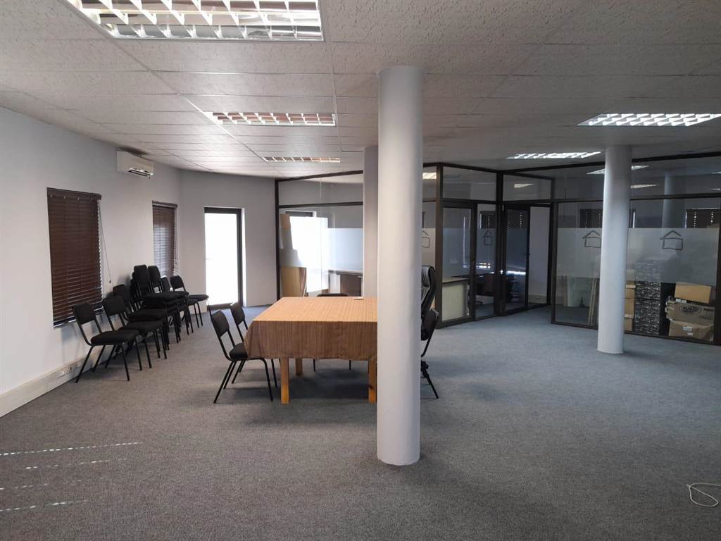 110  m² Commercial space in Kuilsriver photo number 4