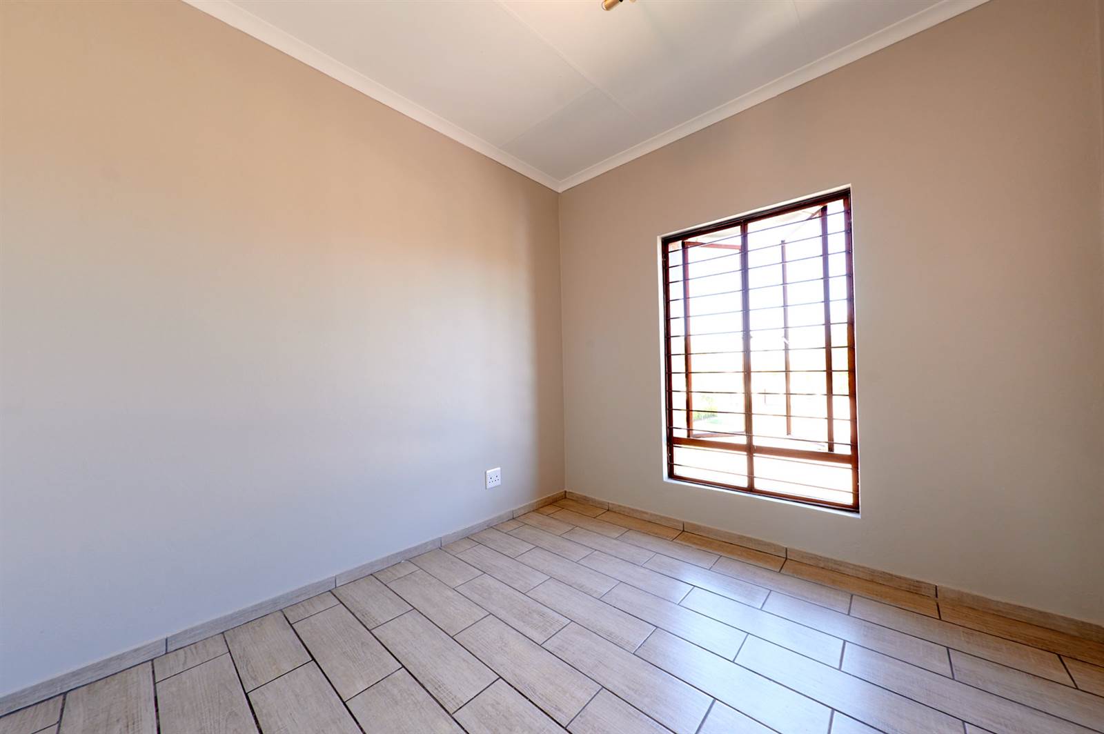 4 Bed House in Kyalami Hills photo number 23