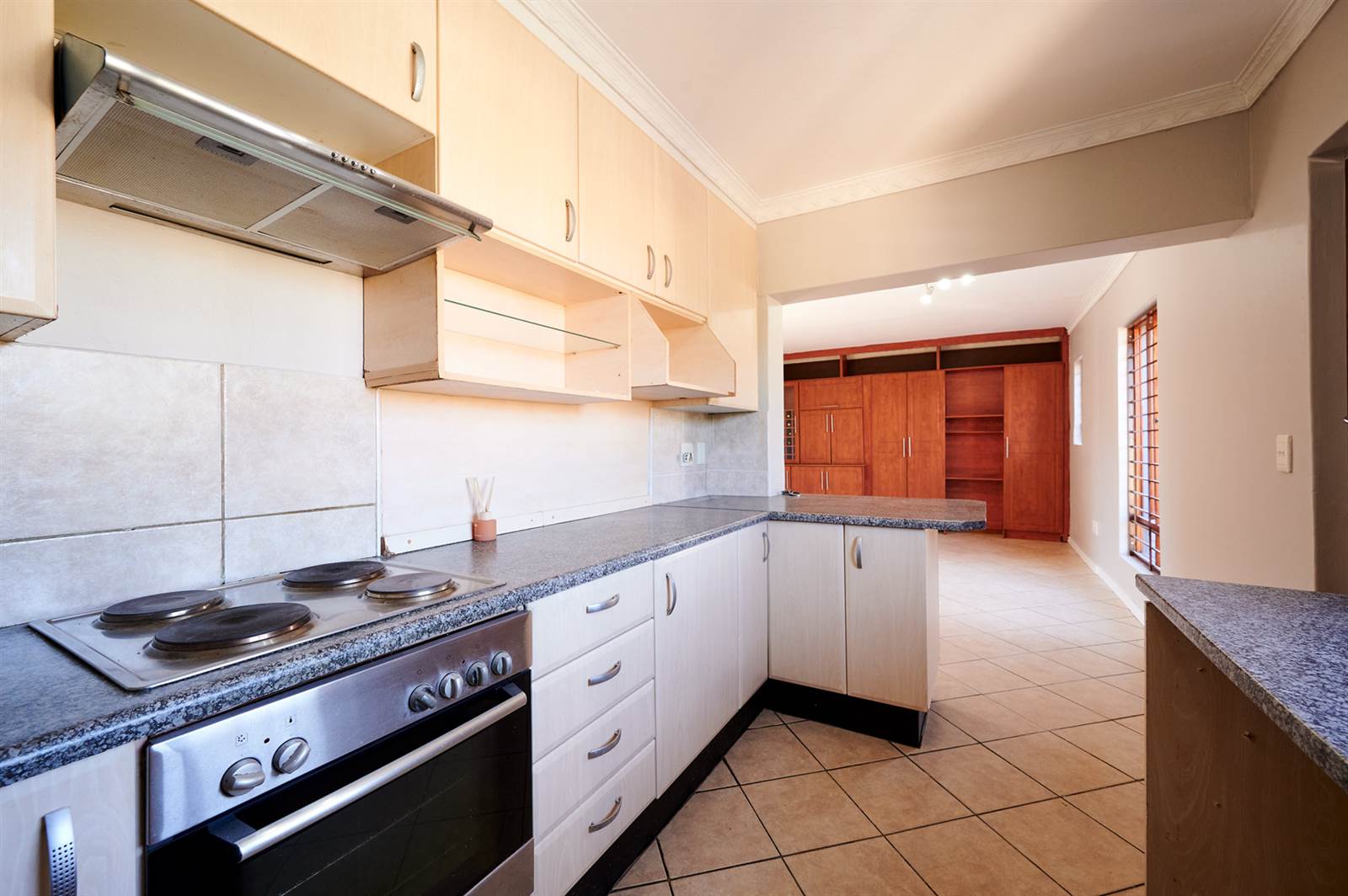 4 Bed House in Kyalami Hills photo number 6