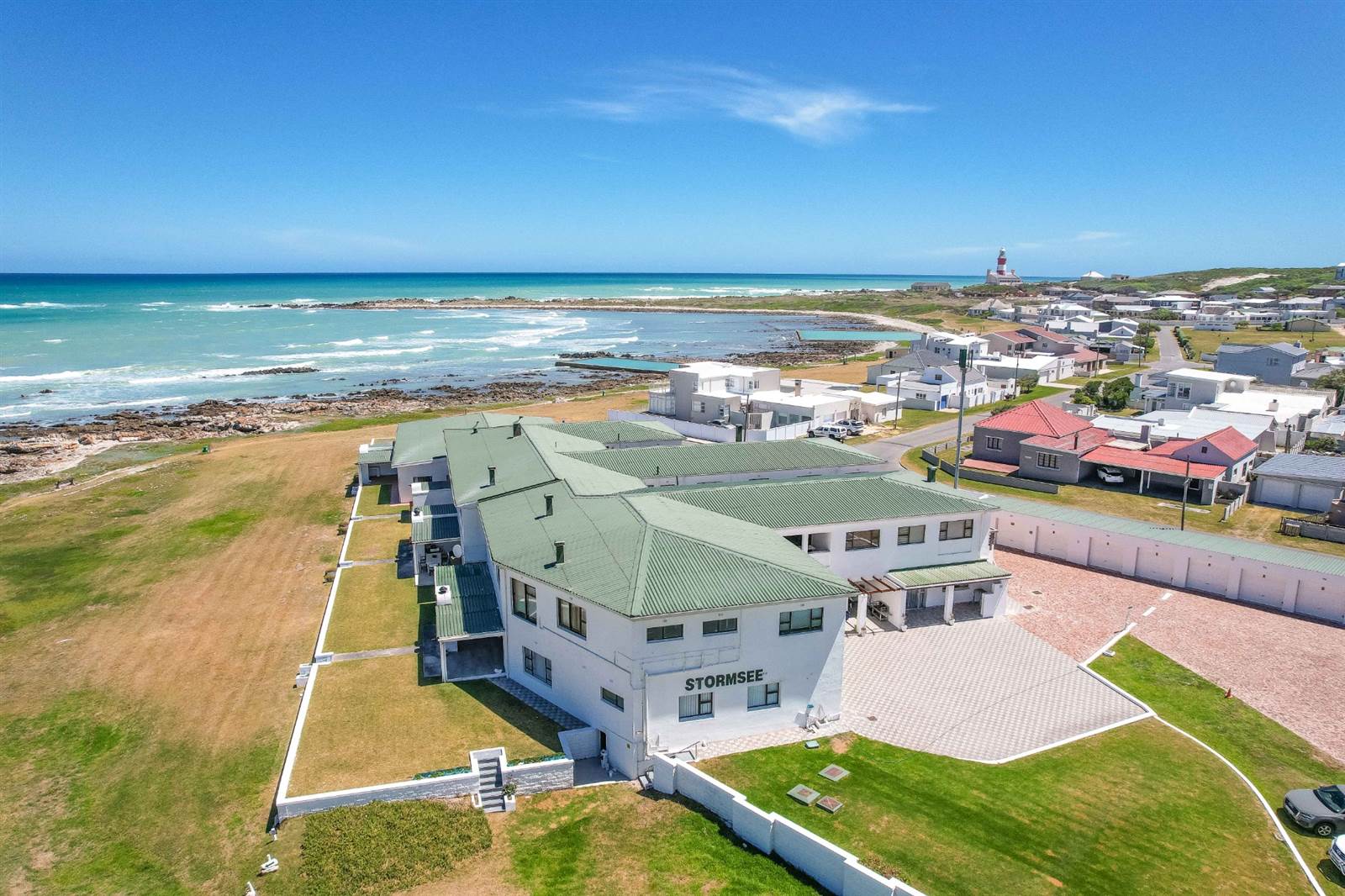 2 Bed Apartment in Agulhas photo number 17