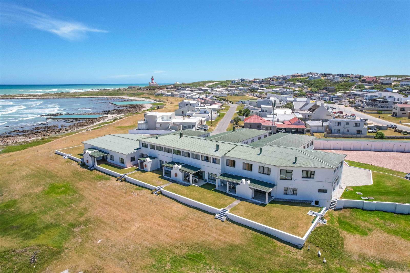 2 Bed Apartment in Agulhas photo number 13