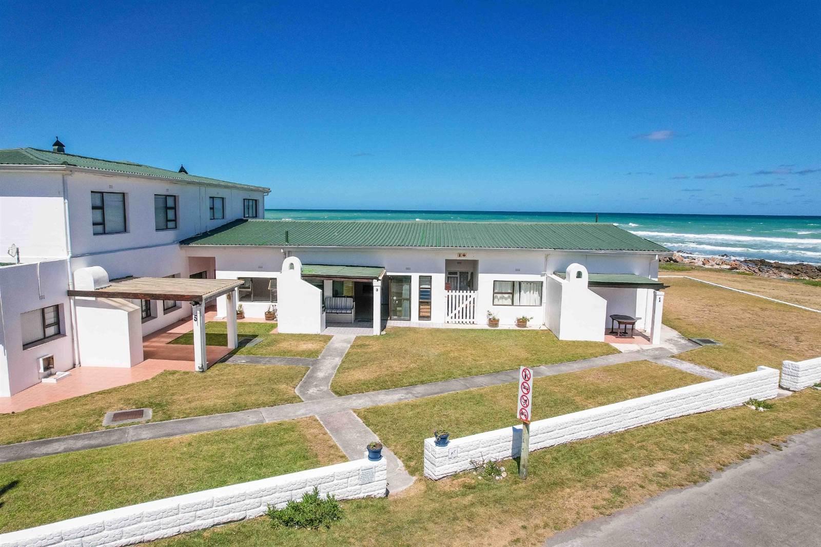 2 Bed Apartment in Agulhas photo number 21