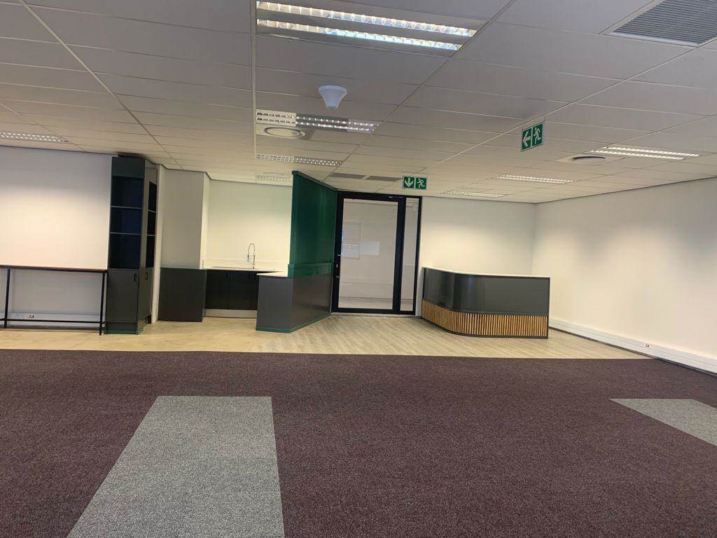 198  m² Commercial space in Illovo photo number 15