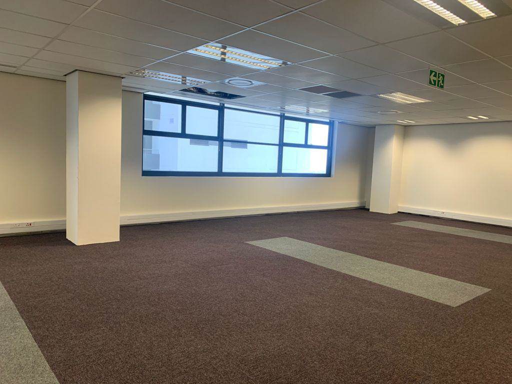198  m² Commercial space in Illovo photo number 12