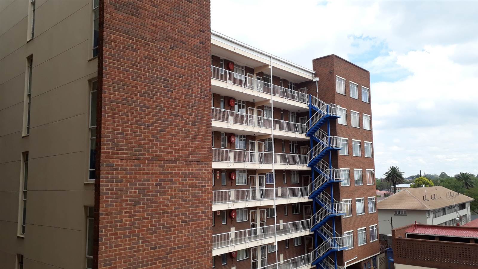 2 Bed Apartment in Vereeniging Central photo number 5